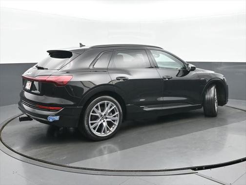 2021 Audi e-tron Prestige