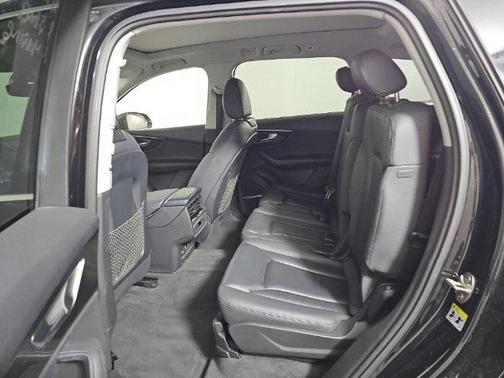 2023 Audi Q7 55 Premium Plus