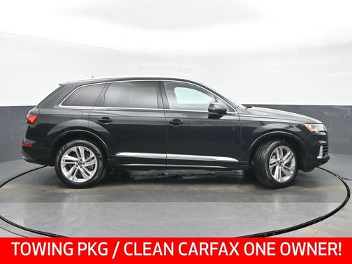 Mythos Black Metallic 2023 Audi Q7 55 Premium Plus