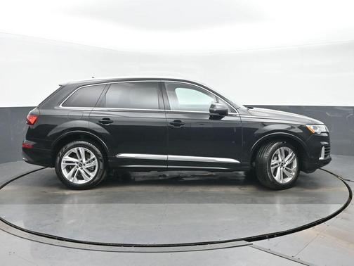 2023 Audi Q7 55 Premium Plus