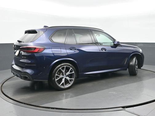 2022 BMW X5 M50i