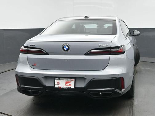 2023 BMW 760 i xDrive