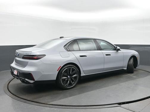2023 BMW 760 i xDrive