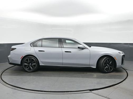 2023 BMW 760 i xDrive