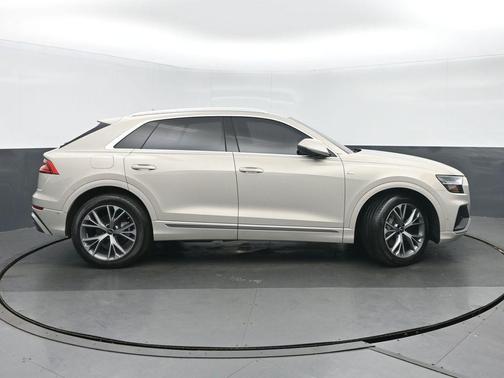 Vicuna Beige Metallic 2023 Audi Q8 55 Prestige