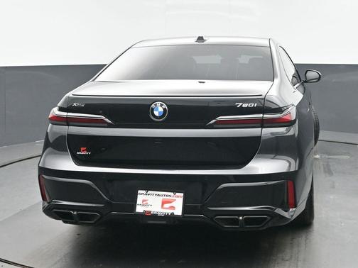 2023 BMW 760 i xDrive