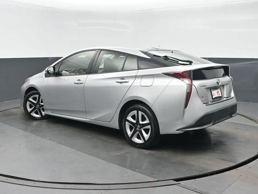 2016 Toyota Prius Three Touring