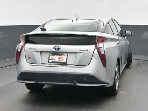 2016 Toyota Prius Three Touring