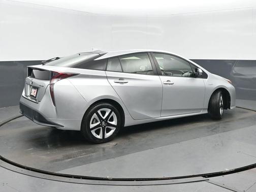 2016 Toyota Prius Three Touring