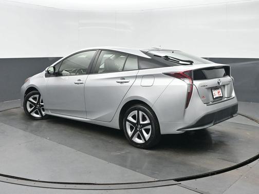 2016 Toyota Prius Three Touring