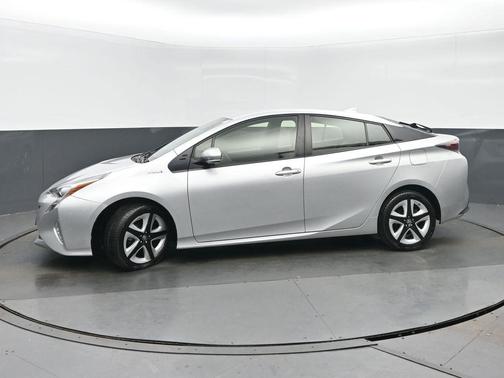 2016 Toyota Prius Three Touring