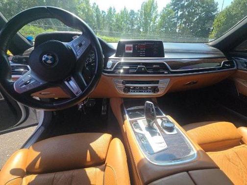 2021 BMW 750 i xDrive