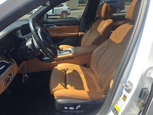 2021 BMW 750 i xDrive