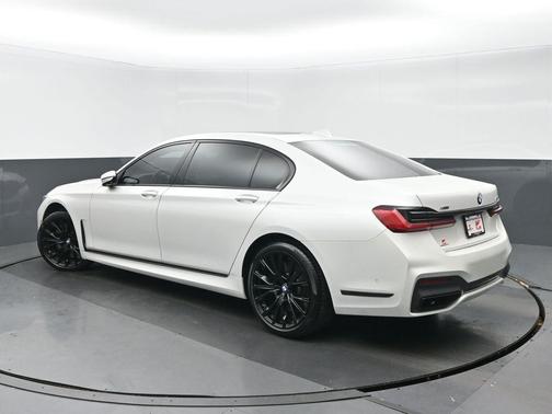 2021 BMW 750 i xDrive