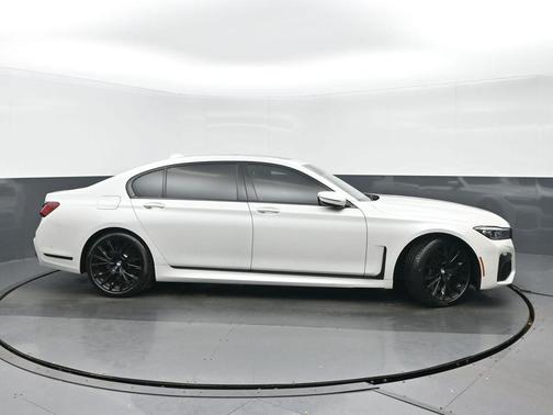2021 BMW 750 i xDrive