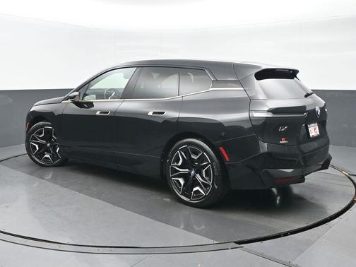 2023 BMW iX M60