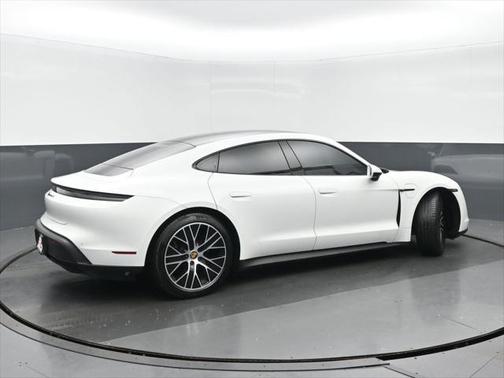 2022 Porsche Taycan 4S