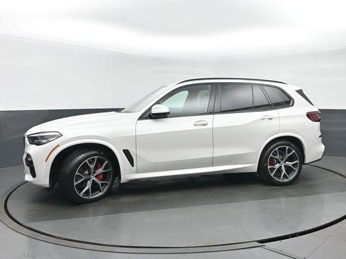 Mineral White Metallic 2021 BMW X5 xDrive40i