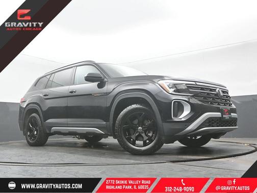 Deep Black Pearl 2024 Volkswagen Atlas 2.0T SE w/Technology 4MOTION