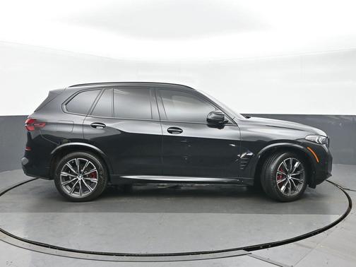 Black Sapphire Metallic 2024 BMW X5 xDrive40i