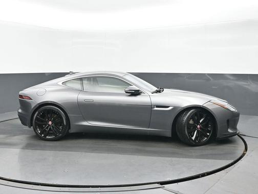 2019 Jaguar F-TYPE P300