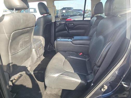 2022 INFINITI QX80 Luxe