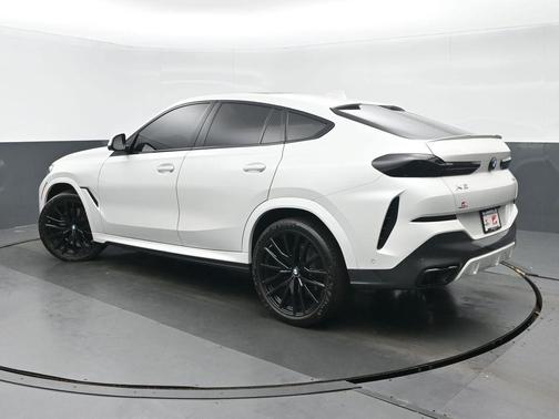 2022 BMW X6 xDrive40i