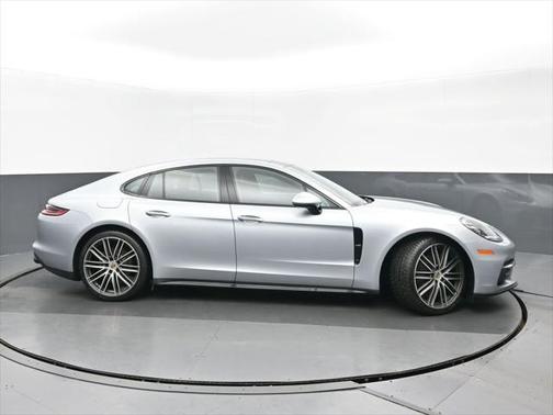 2018 Porsche Panamera 4S