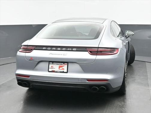 2018 Porsche Panamera 4S