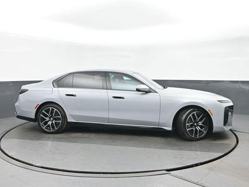 2023 BMW 760 i xDrive