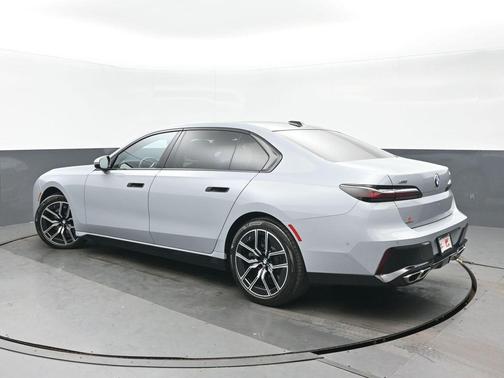 2023 BMW 760 i xDrive