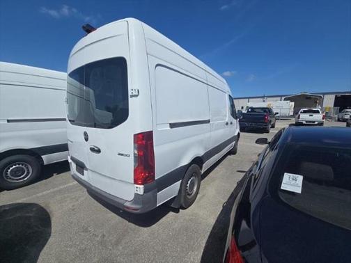 2022 Mercedes-Benz Sprinter 2500 Cargo 144 WB