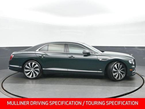 Green 2022 Bentley Flying Spur V8