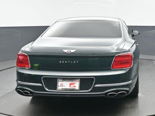 Green 2022 Bentley Flying Spur V8