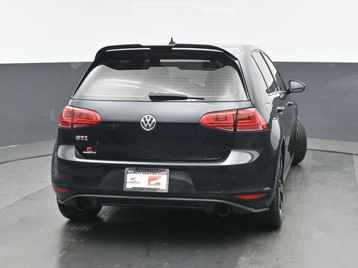2017 Volkswagen Golf GTI 2.0T SE 4-Door