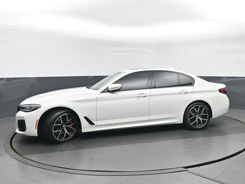 Alpine White 2023 BMW 540 i xDrive