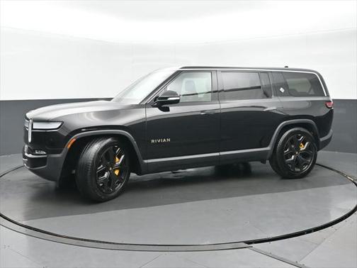 2023 Rivian R1S Adventure
