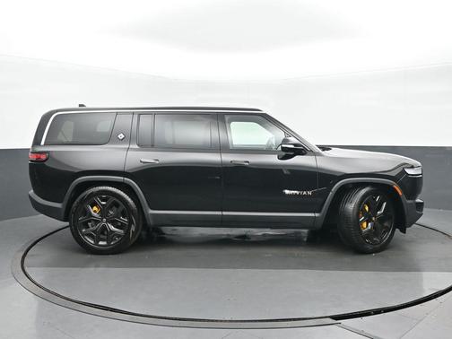 2023 Rivian R1S Adventure