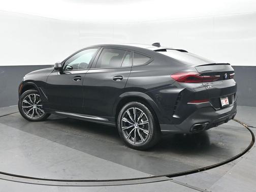 Black Sapphire Metallic 2023 BMW X6 M50i