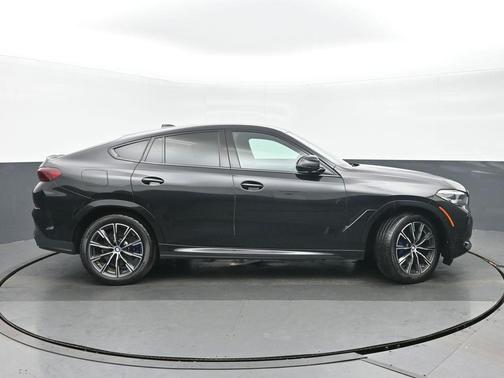 Black Sapphire Metallic 2023 BMW X6 M50i