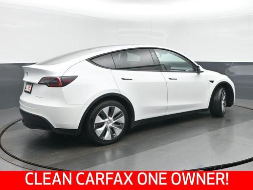 Pearl White Multi-Coat 2022 Tesla Model Y Long Range Dual Motor All-Wheel Drive