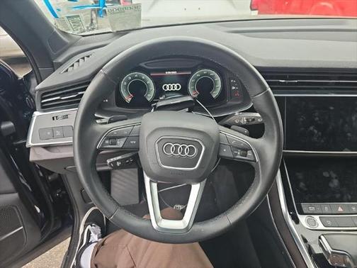 2022 Audi Q7 45 Premium Plus