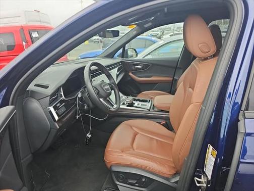 2022 Audi Q7 45 Premium Plus