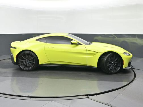 2020 Aston Martin Vantage Base