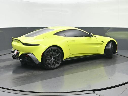 2020 Aston Martin Vantage Base