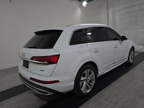 2023 Audi Q7 55 Prestige