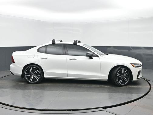 2019 Volvo S60 T6 R-Design