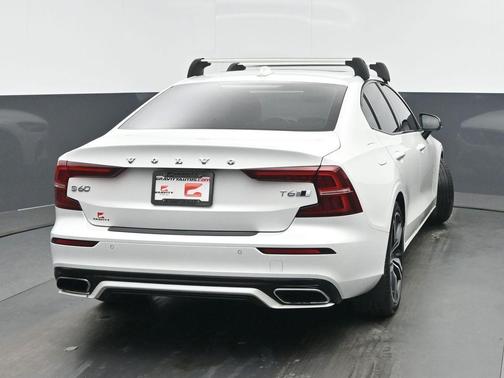 2019 Volvo S60 T6 R-Design