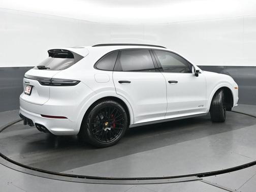 2022 Porsche Cayenne GTS