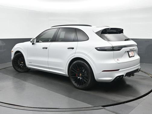 2022 Porsche Cayenne GTS
